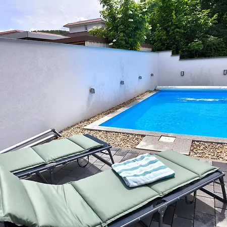 Isabel Mit Pool Und Garten Naehe Quedlinburg Dom wakacyjny